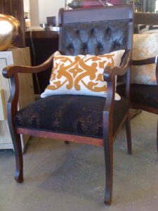 retropolitan chesterfield side chair